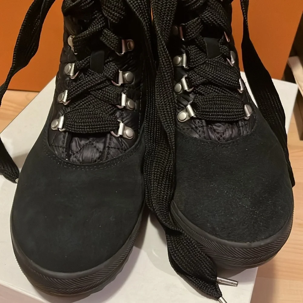 Keds NEW IN BOX black boots waterproof women’s‎ 9
